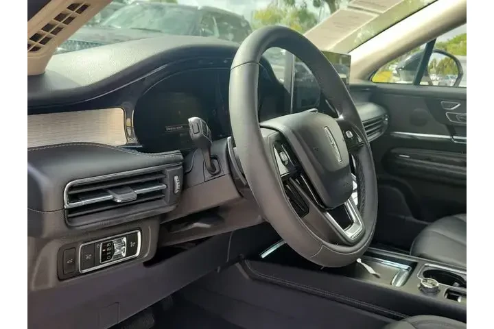 $25990 : Lincoln Corsair 2023 Standar image 9