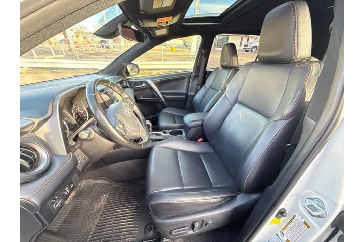 $17495 : 2017 RAV4 SE image 6