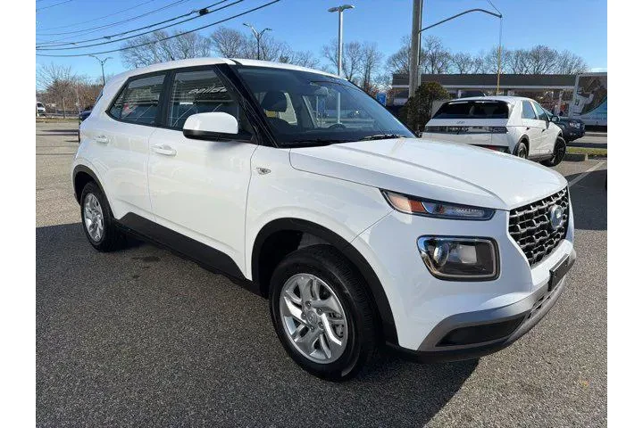 $19977 : Hyundai VENUE 2025 SE 4dr Cr image 4