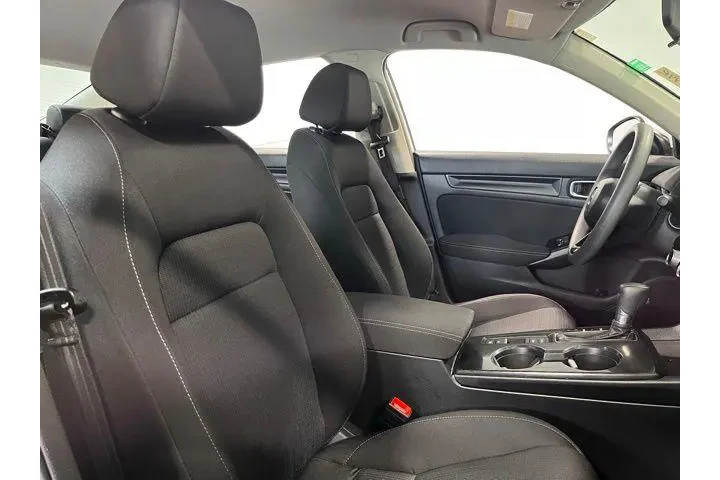 $25445 : Honda Civic 2025 LX 4dr Seda image 10
