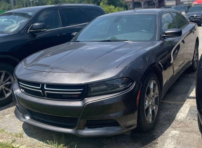 $10900 : 2015 Charger SE image 3
