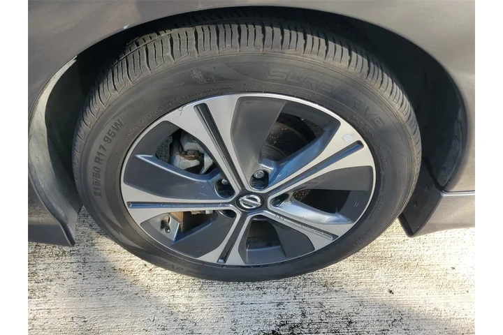 $12495 : Nissan LEAF 2021 SV 4dr Hatc image 3