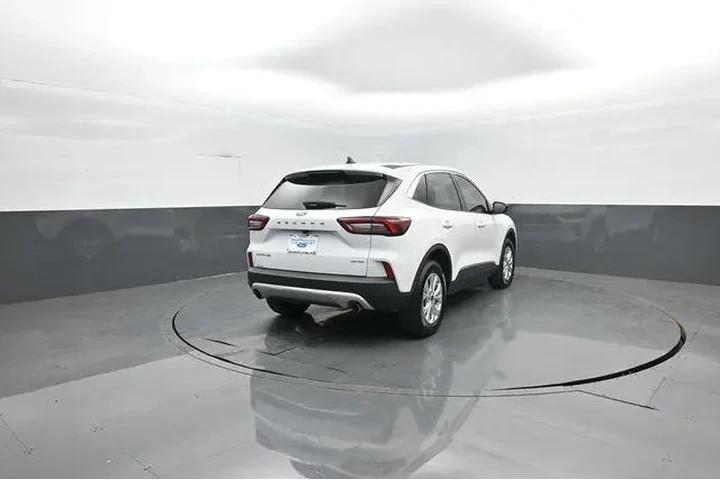 $19935 : Ford Escape 2023 AWD Active image 7