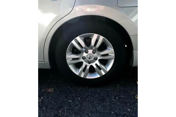 $8999 : 2011 Altima image 4