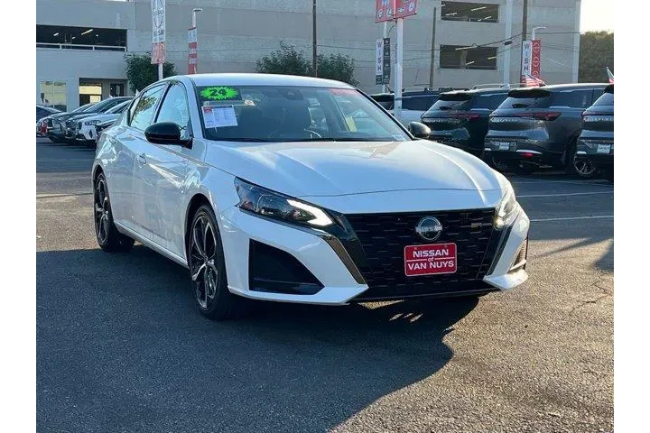 $21998 : Nissan Altima 2024 2.5 SR 4d image 7