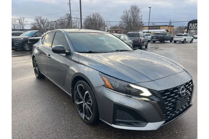 $18975 : Nissan Altima 2023 2.5 SR 4d image 4