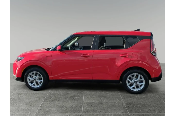 $17835 : Kia Soul 2024 image 2