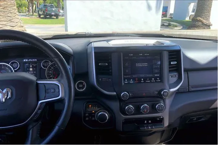 $32000 : Ram 1500 2020 4x4 Big Horn 4 image 6