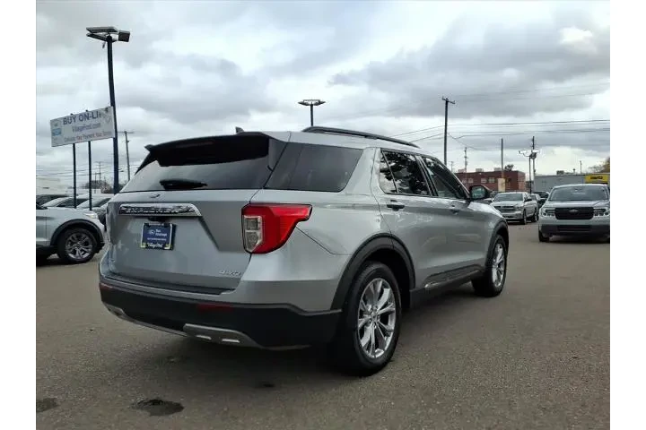 $30980 : Ford Explorer 2023 AWD XLT 4 image 6