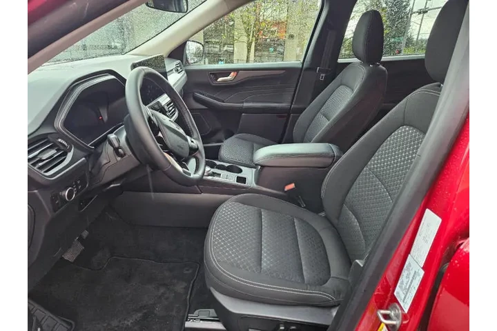 $20499 : 2025 Escape Active image 9