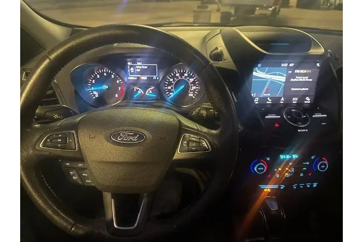 $8895 : Ford Escape 2018 Titanium 4d image 10