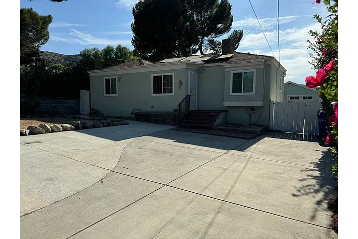 $899 : NOW READY- TAKE A TOUR ᐳ image 1