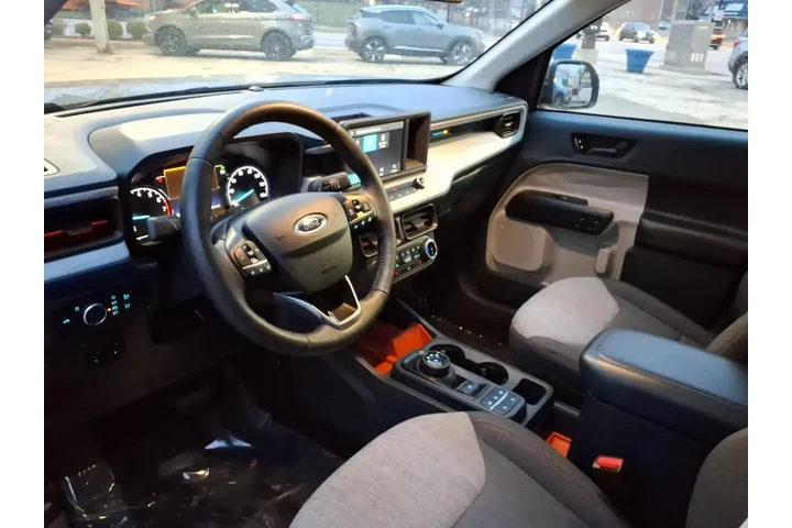 $27399 : Ford Maverick 2022 AWD XL 4d image 10