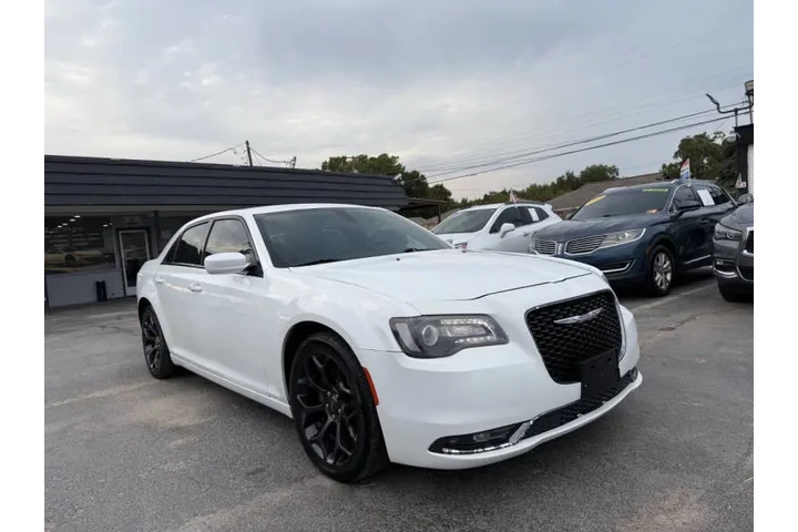 $19495 : 2019 300 S image 5