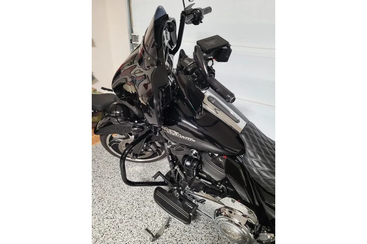 $35000 : 2017 Harley Davidson touring image 10