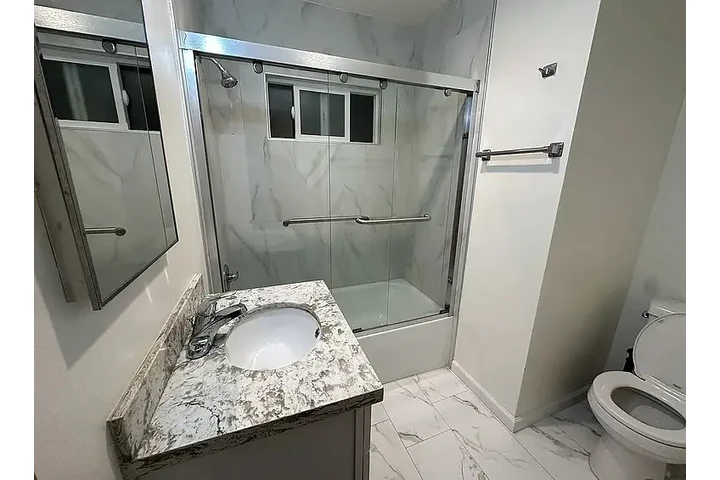 $2700 : 3 bedrooms and 3 bathrooms. ea image 7