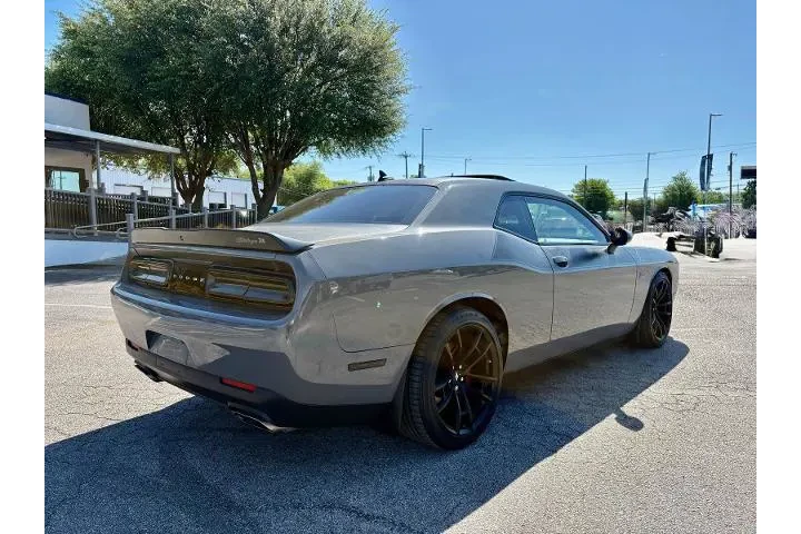 $30773 : Dodge Challenger 2018 R/T Sc image 3