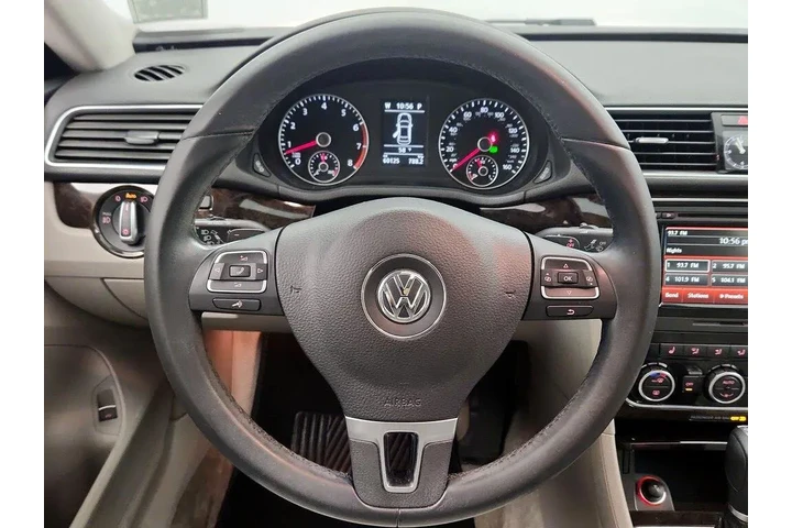 $14998 : Volkswagen Passat 2015 3.6L image 10