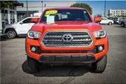 2017 Toyota Tacoma Double Cab thumbnail