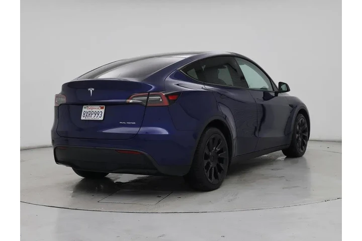 $27998 : Tesla Model Y 2021 AWD Long image 8