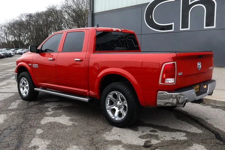 $20949 : 2015 1500 4WD Crew Cab 140.5 image 6