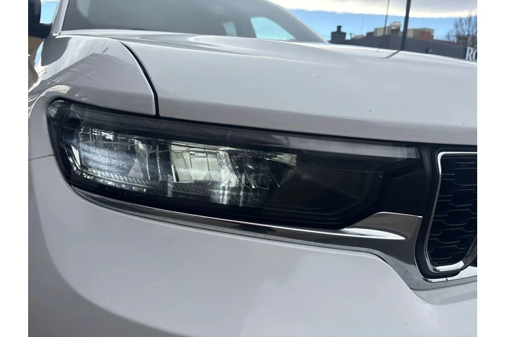 $34995 : 2023 Grand Cherokee L Laredo image 7