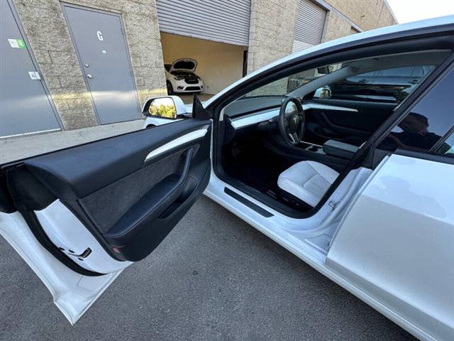 $25000 : 2021 Model 3 Standard Range P image 3