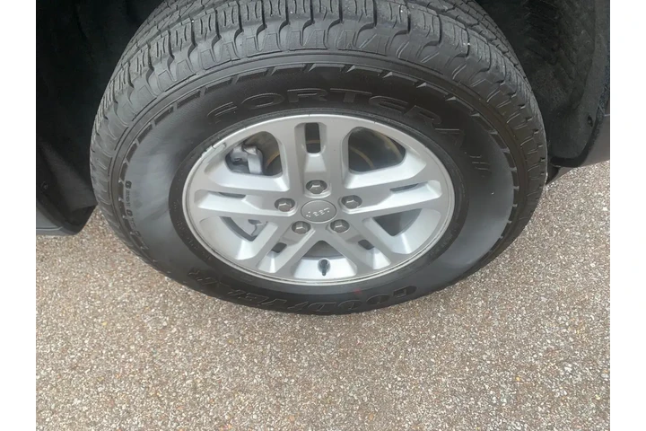 $31971 : Jeep Grand Cherokee 2024 4x4 image 10