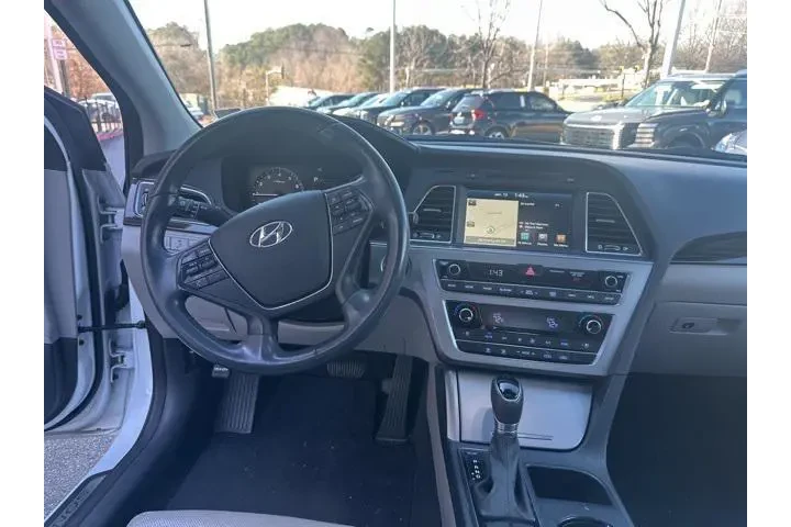 $10352 : Hyundai SONATA 2017 Limited image 7