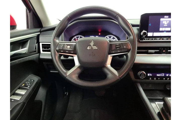 $20998 : Mitsubishi Outlander 2022 ES image 10