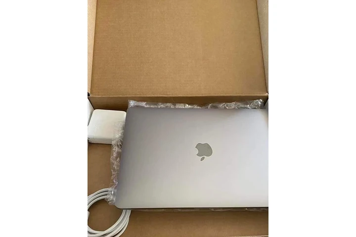 $1000 : Apple MacBook Air 2020 image 4