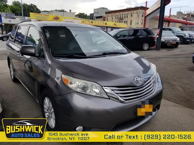 $18995 : Used 2015 Sienna 5dr 8-Pass V image 2