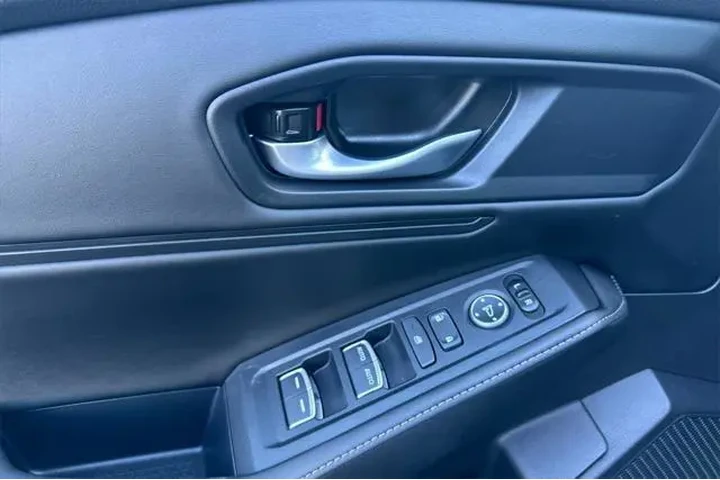 $29674 : Honda Accord Hybrid 2025 Spo image 10