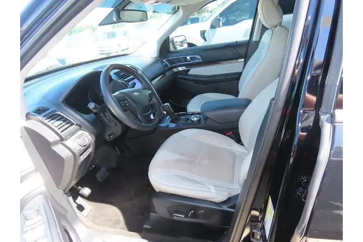 $13999 : Ford Explorer 2018 AWD Plati image 8