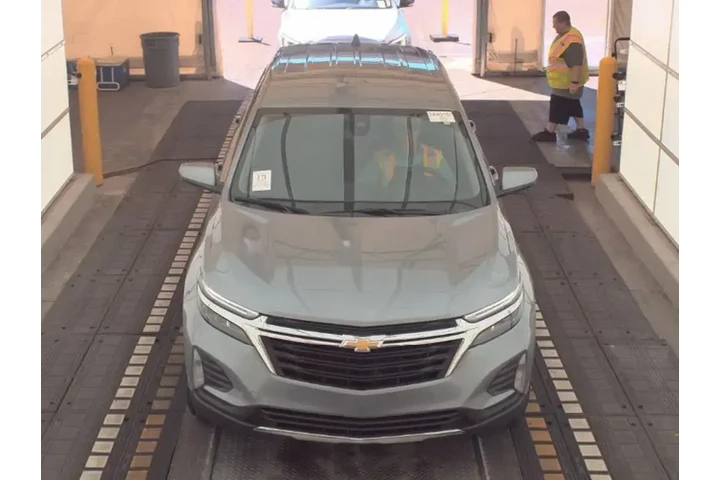 $15990 : Chevrolet Equinox 2024 LT 4d image 2