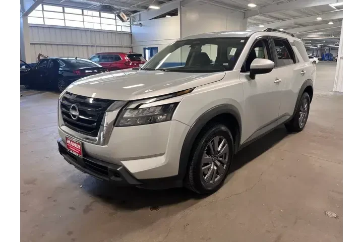 $26987 : Nissan Pathfinder 2024 SV 4d image 7