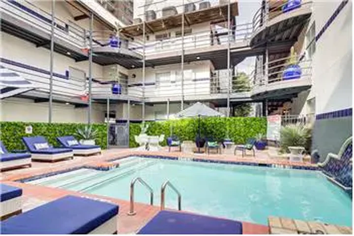 $2290 : Rental property with 1 bedro image 1