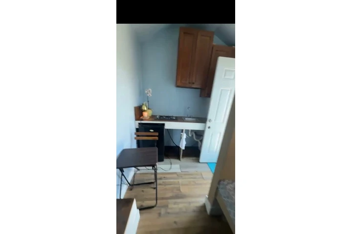 $800 : Casa Pequeña de Renta image 1
