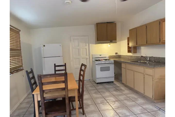 $1900 : Casa Privada image 1