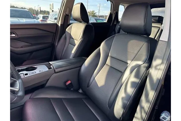 $23049 : Nissan Rogue 2023 SV 4dr Cro image 9