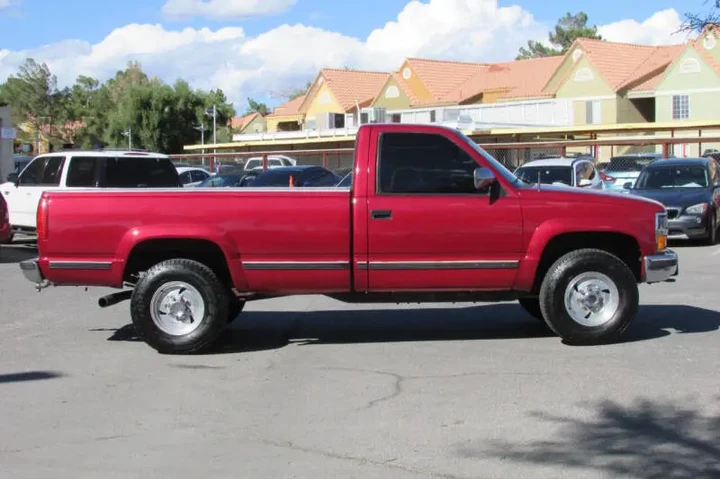 $8995 : 1990 C/K 2500 Series K2500 Sc image 5