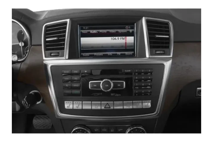 Mercedes-Benz GL-Class 2015 image 10