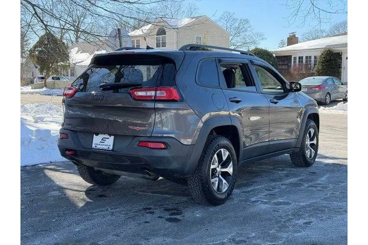 $9995 : Jeep Cherokee 2014 4x4 Trail image 8