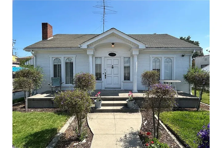 $2100 : AVAILABLE🏡E 59th Pl,MAYWOOD🌟 image 1