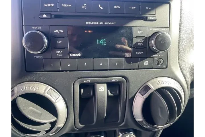 $18992 : Jeep Wrangler 2013 4x4 Sport image 10