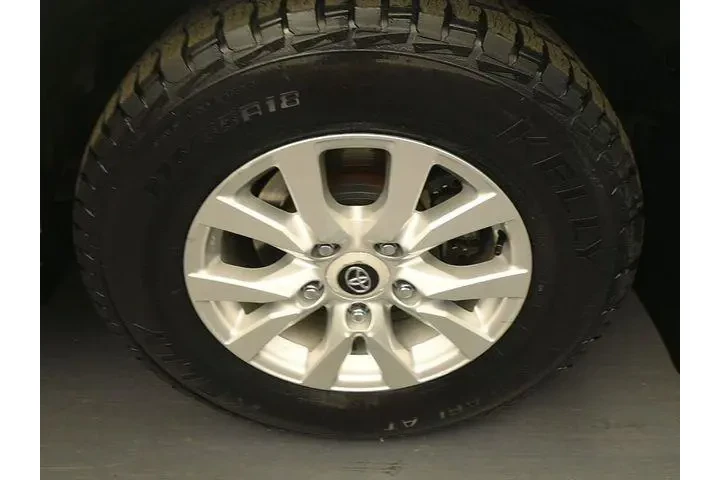 $33892 : Toyota Land Cruiser 2013 AWD image 9