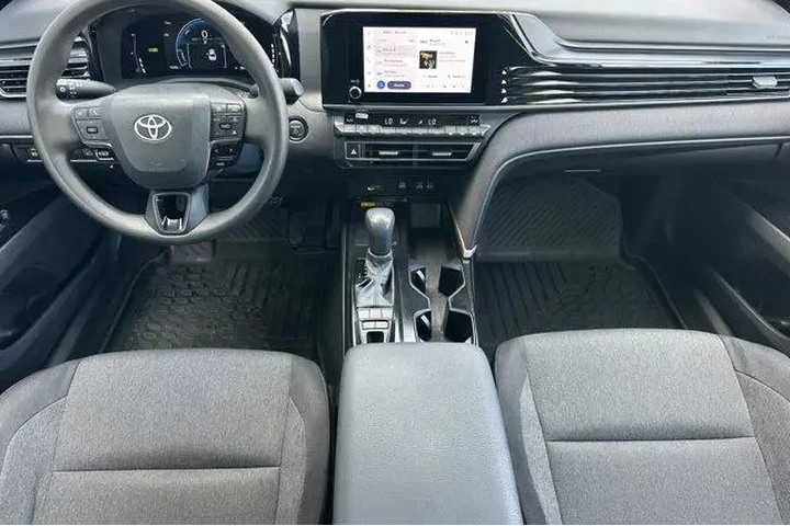 $29900 : Toyota Camry 2026 LE 4dr Sed image 6