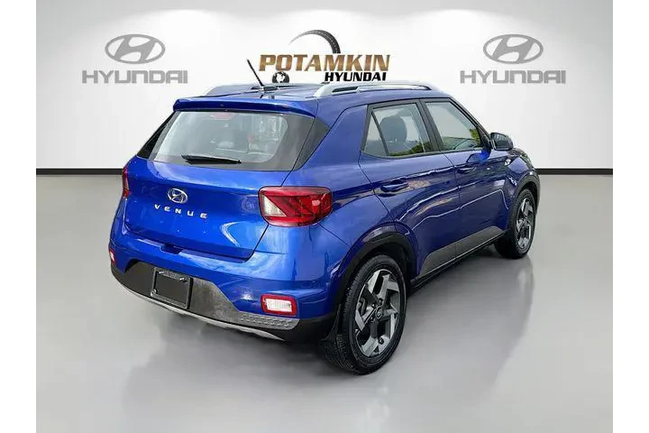 $18000 : Hyundai VENUE 2024 Limited 4 image 5