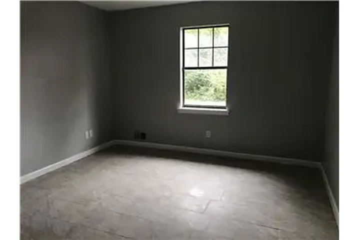 $1425 : Rental property with 2 bedro image 5