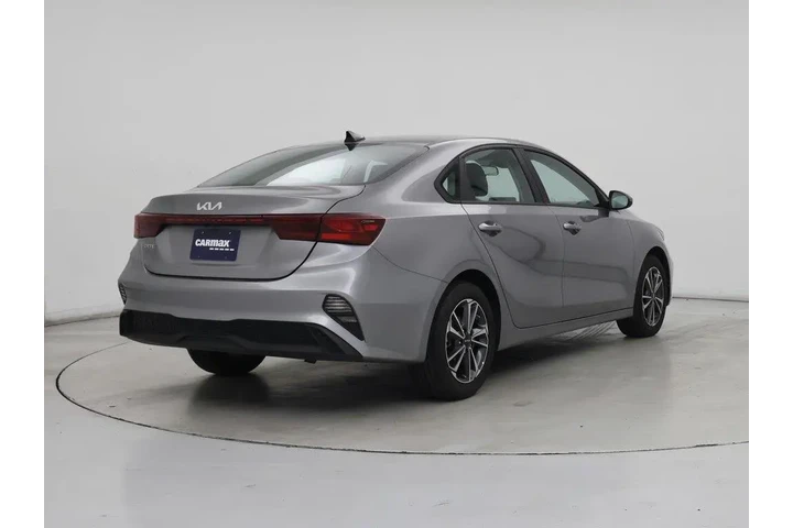 $18998 : Kia Forte 2024 LXS 4dr Sedan image 8